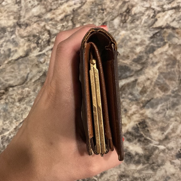 LV kisslock wallet - Picture 6 of 7